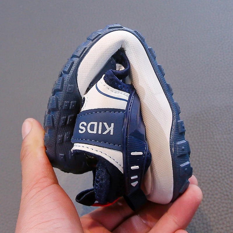 Boys' Sandals 2025 Summer New Children's Sports Beach Shoes Lightweight Anti slip Baotou Cool Dragging Girls' Sandals Trendy