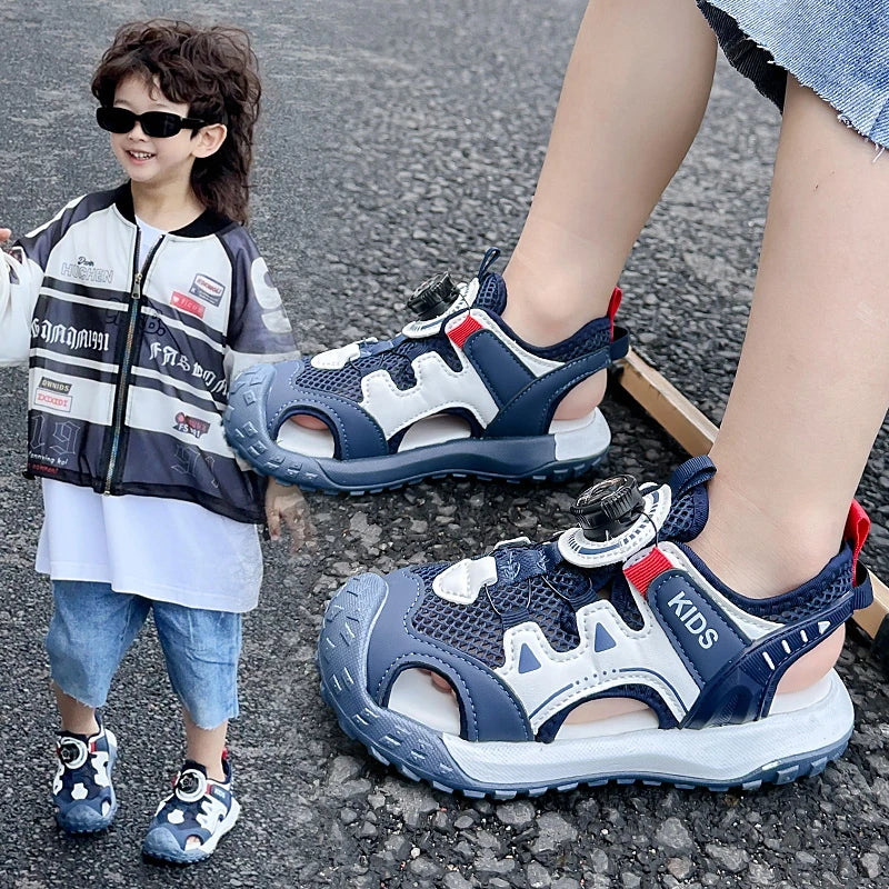 Boys' Sandals 2025 Summer New Children's Sports Beach Shoes Lightweight Anti slip Baotou Cool Dragging Girls' Sandals Trendy